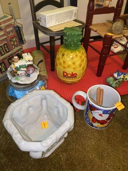 Assortment of Decor