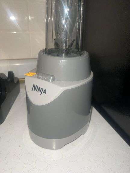 Ninja Blender with (2) Cups