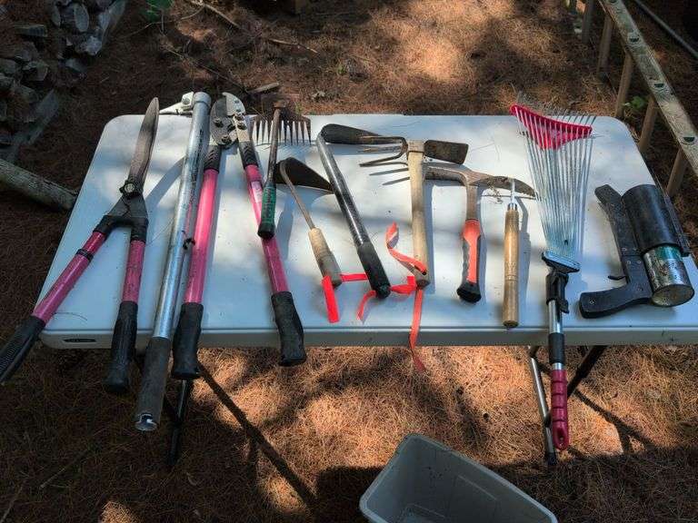 Branch trimmers, trowels, and other hand tools