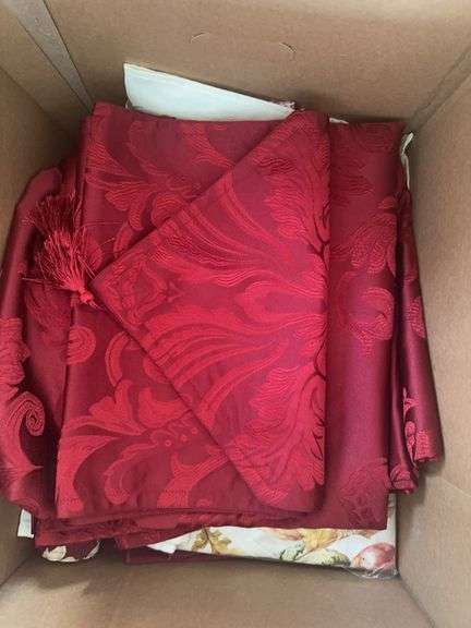 Box of misc. Placemats, Napkins and Ect.