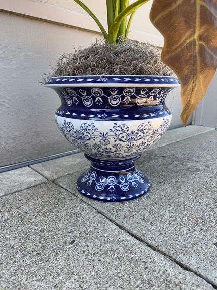Planter w/ Fake Plant