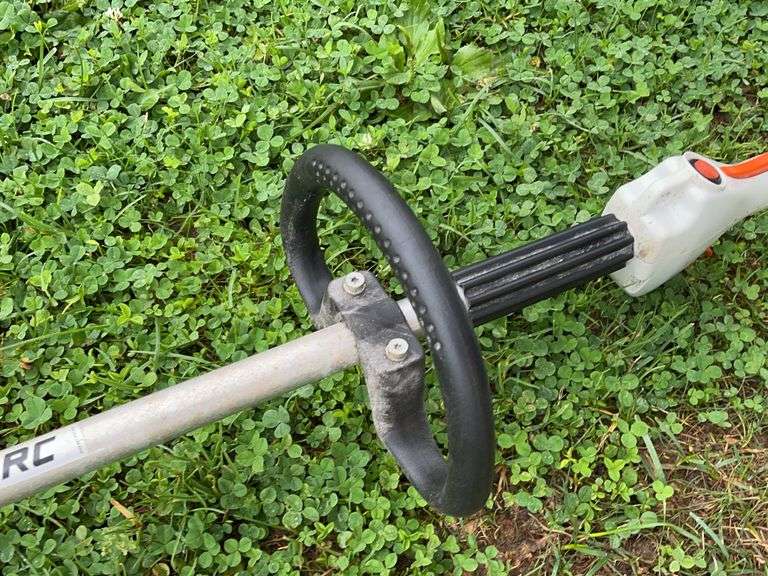 Stihl FS 56 RC Weedeater