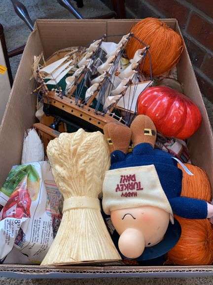 Box of Thanksgiving Decor