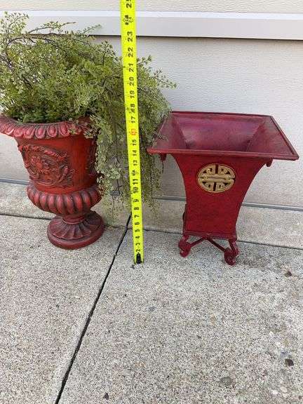 (2) Planters