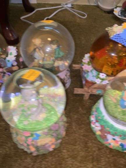 (6) Snowglobes