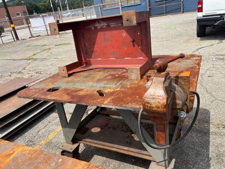 Shop Cart with Bench Vise