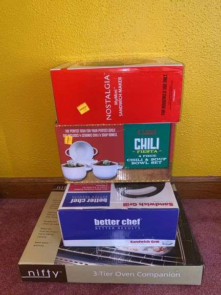 Nostalgia MyMini Sandwich Maker, Cuisine Company 4pc Chili & Soup Bowl Set, Better Chef Sandwich Gri