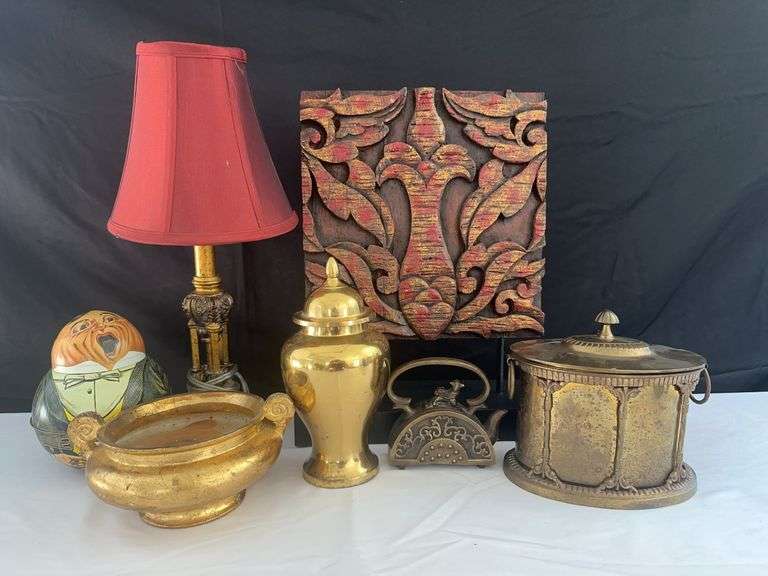 Lamp, and (6) Pieces of Decor