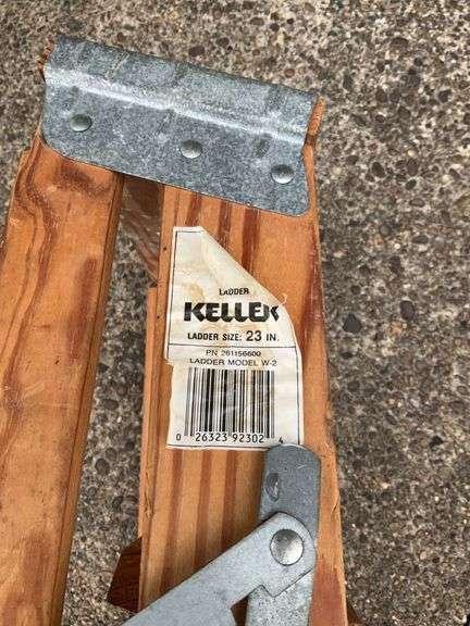 Keller Wooden 23” Stepladder