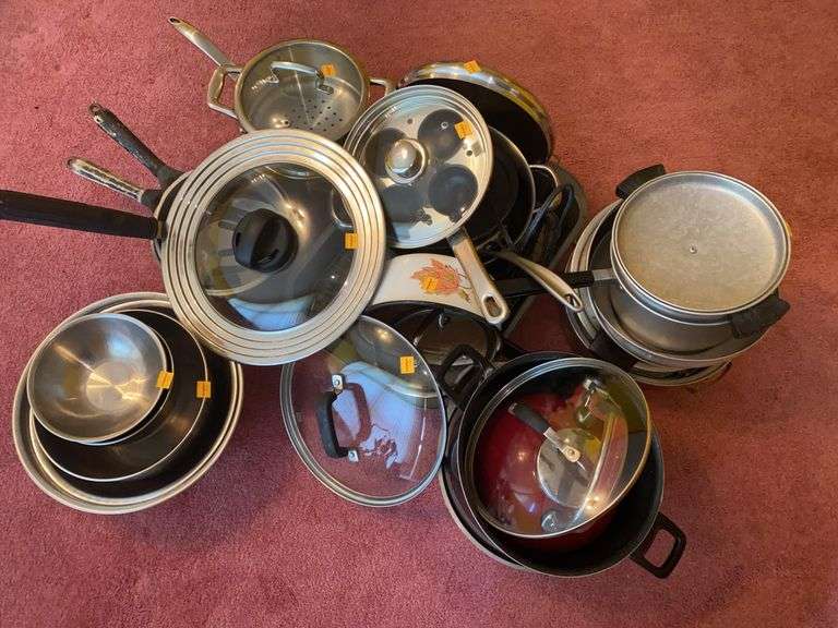 Assortment of Pots/Pans