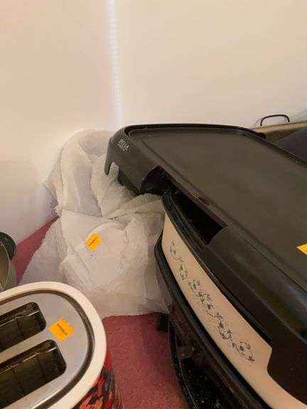 Toaster, Electric Roaster, Warming Dishes, Other Kitchen Items