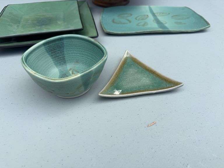 Simply Designz Bowls, Plater and other misc.