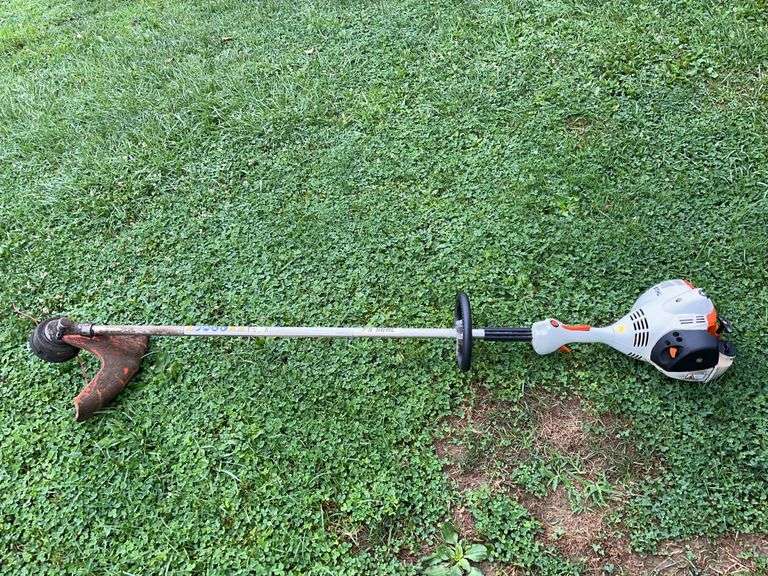 Stihl FS 56 RC Weedeater
