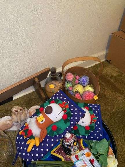 Assortment of Decor