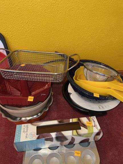 Assorted Kitchen Supplies
