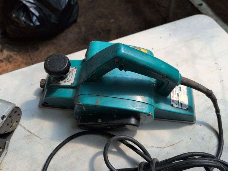 (2) Makita handheld power planers