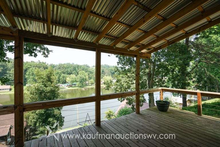 Studio Home with a View on Crystal Lake