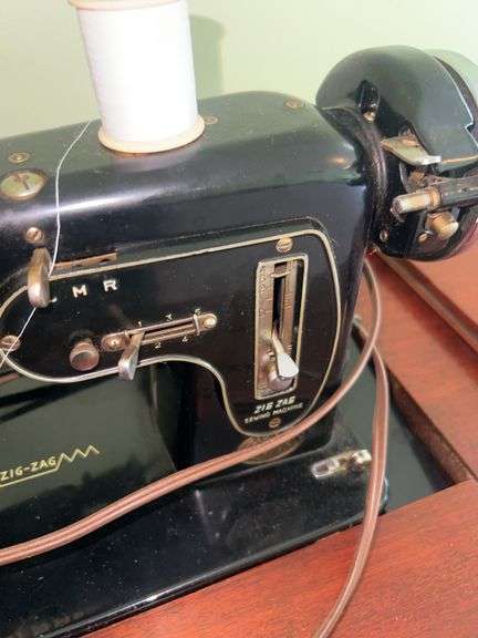 Sewmor Zig Zag Sewing Machine Table and Contents