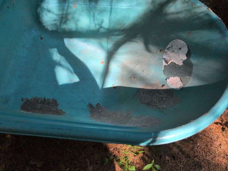 Two-wheel wheelbarrow
