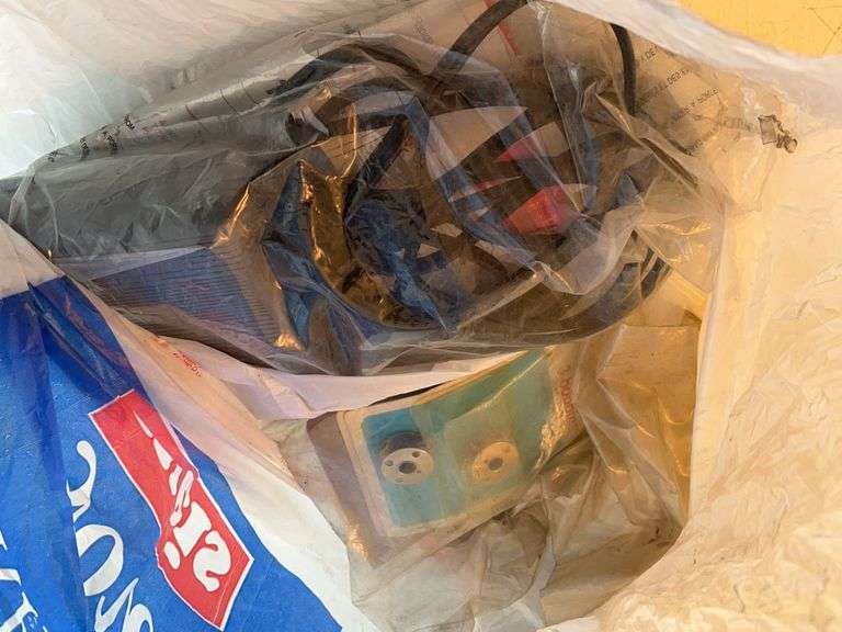 Singer Classic 44S Sewing Machine with Accessories