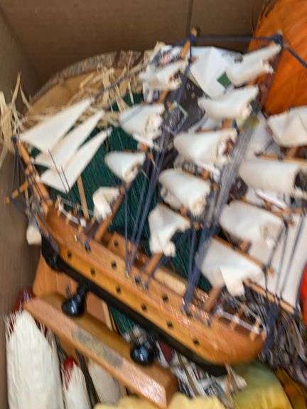 Box of Thanksgiving Decor