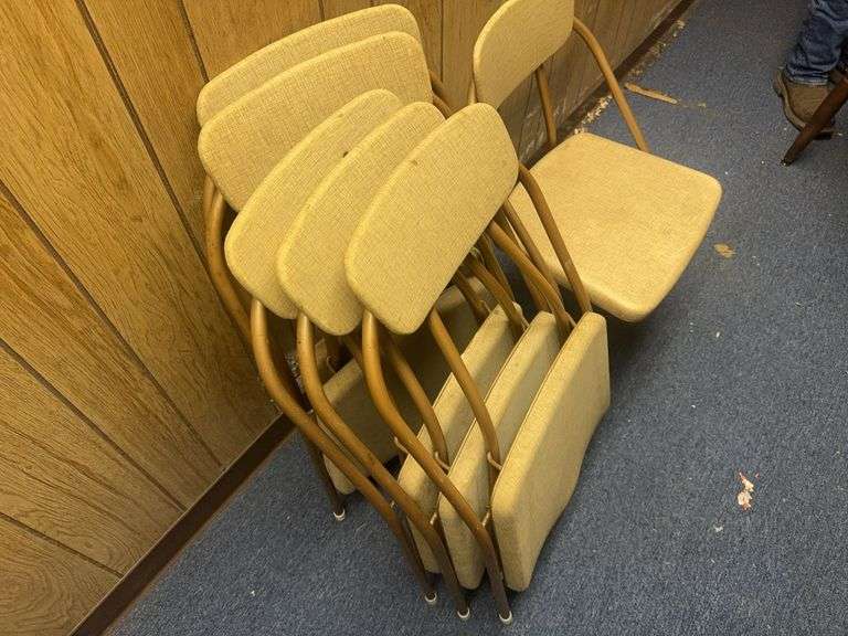 6 Folding Chairs