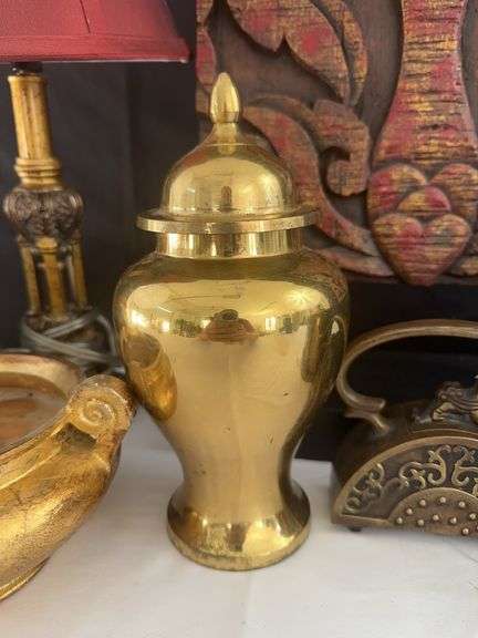 Lamp, and (6) Pieces of Decor