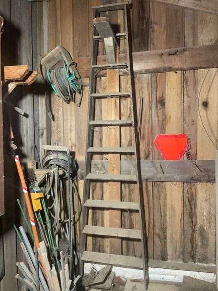 10 ft. Wooden ladder