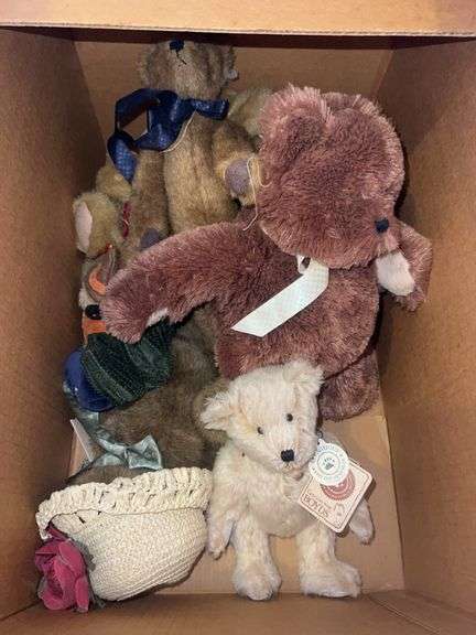 Assortment of Boyd’s Bears