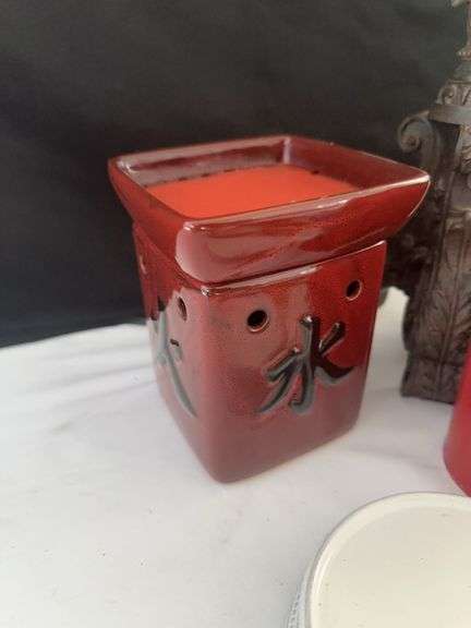 Pottery Barn Clock, Wax Warmer, Ronda Decor Plate, and other misc.