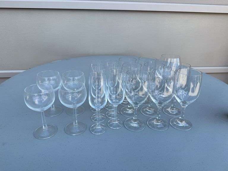 (19) Stemware Glasses