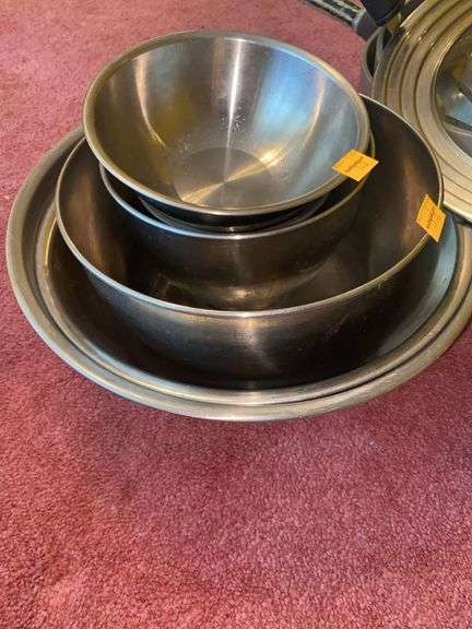 Assortment of Pots/Pans