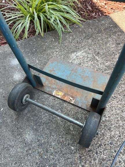 Metal Dolly