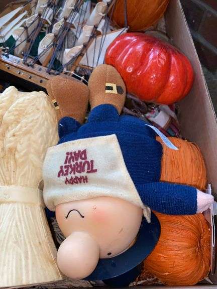 Box of Thanksgiving Decor
