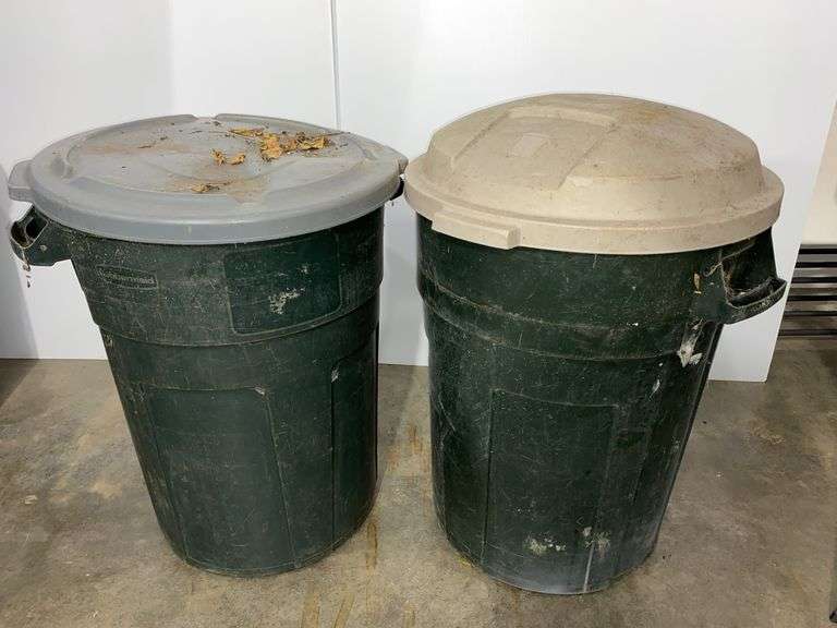 Rubbermaid Trash Barrels With Lids