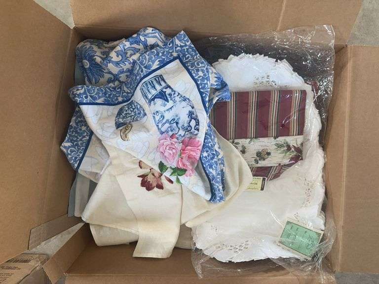 Box of misc. Placemats, Napkins and Ect.