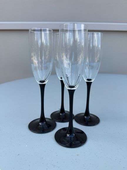 (22) Nocturne Wine Glasses