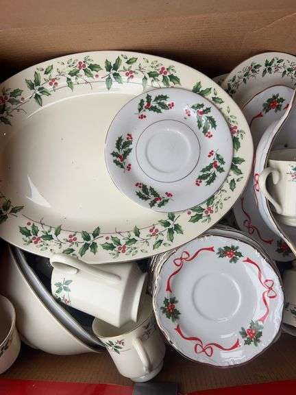 Celebrate the Season Holiday Traditions 45pc Dinnerware Set