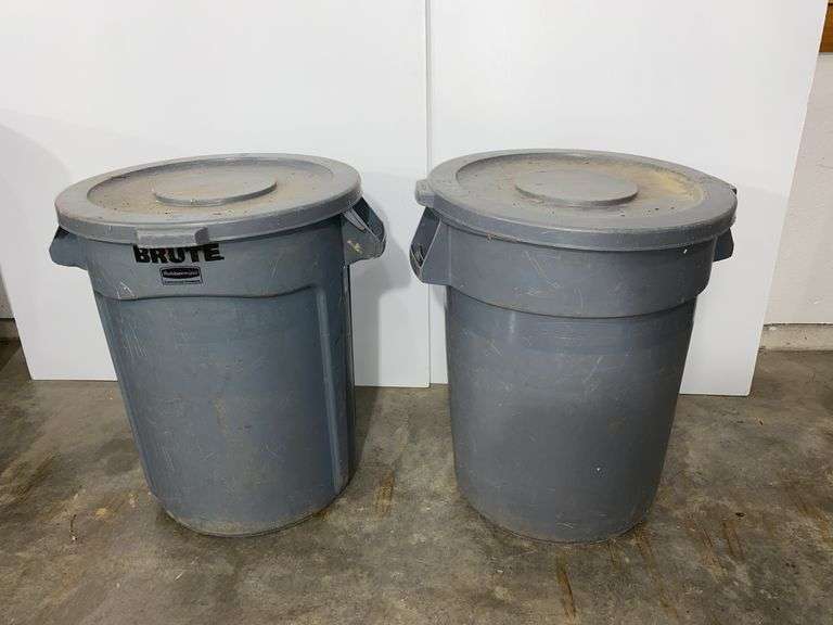 32 Gallon , Brute Trash Barrels , One Has Broken Handle