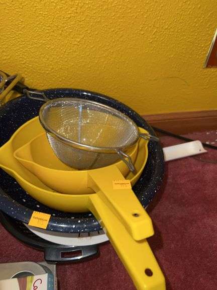 Assorted Kitchen Supplies