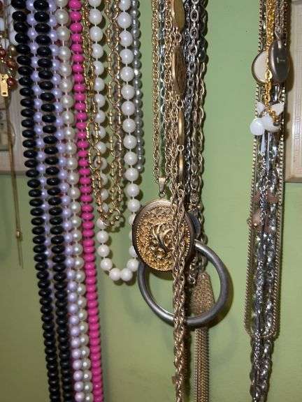 Assorted Women’s Costume Necklaces