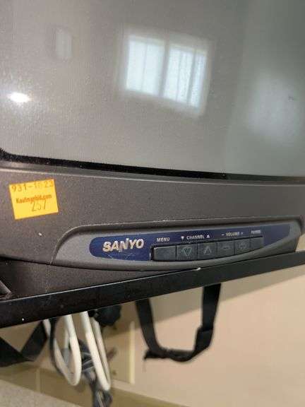 Sanyo Small Box Television with Mount-NO REMOTE