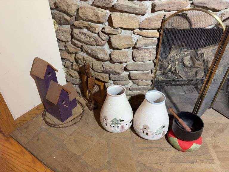 Decorative clay jugs and figurines