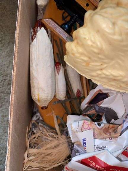Box of Thanksgiving Decor