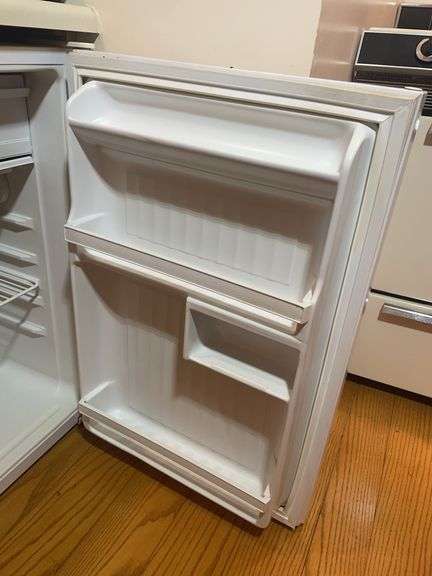 Holiday mini fridge - 22" wide, 33" tall