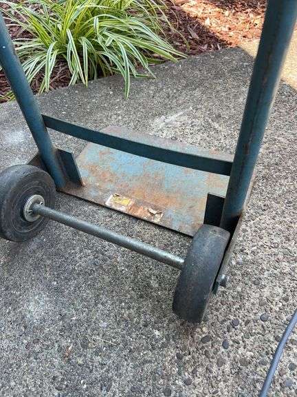 Metal Dolly