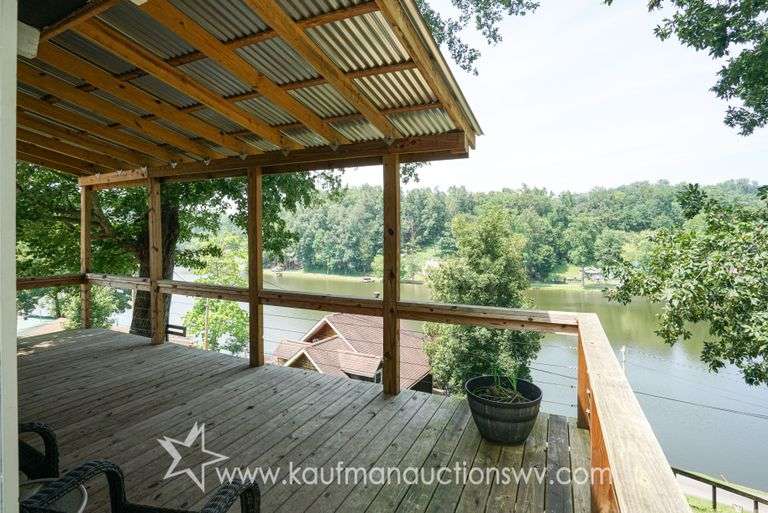 Studio Home with a View on Crystal Lake