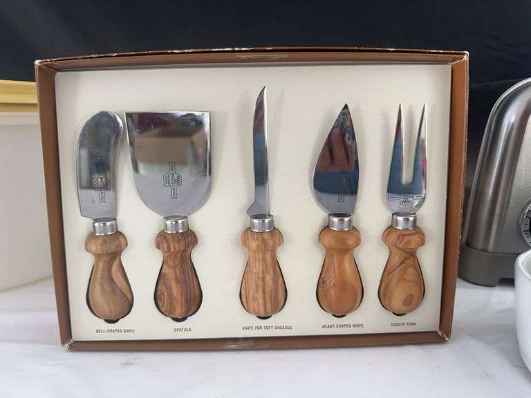 Williams Sonoma Cheese Knives, Cuisinart Toaster, (2) Serving Dishes, and other misc.