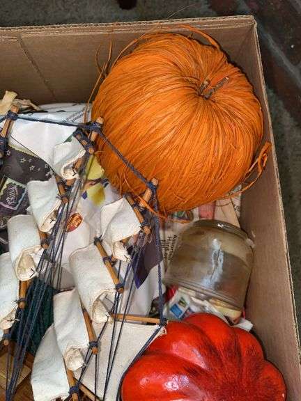 Box of Thanksgiving Decor