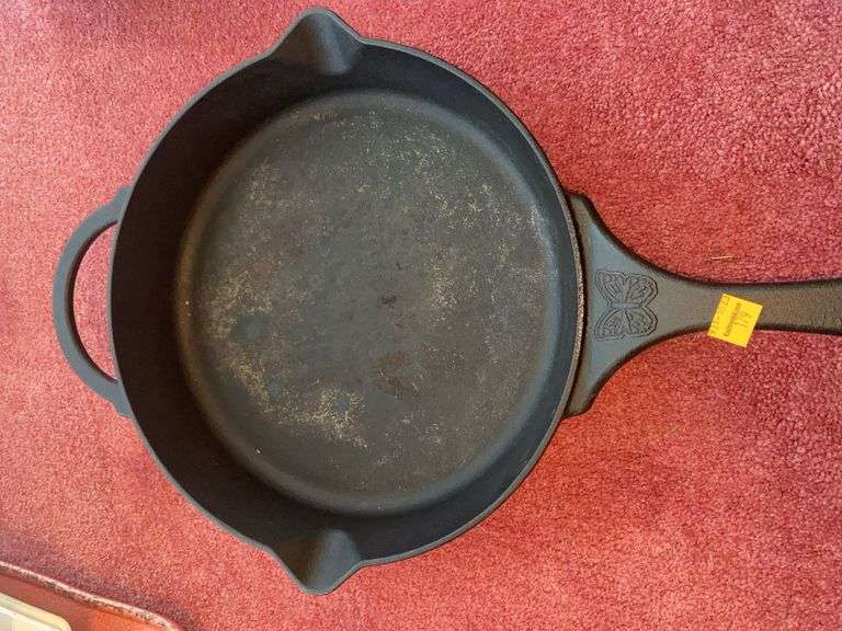 13” Pioneer Woman Cast Iron Skillet